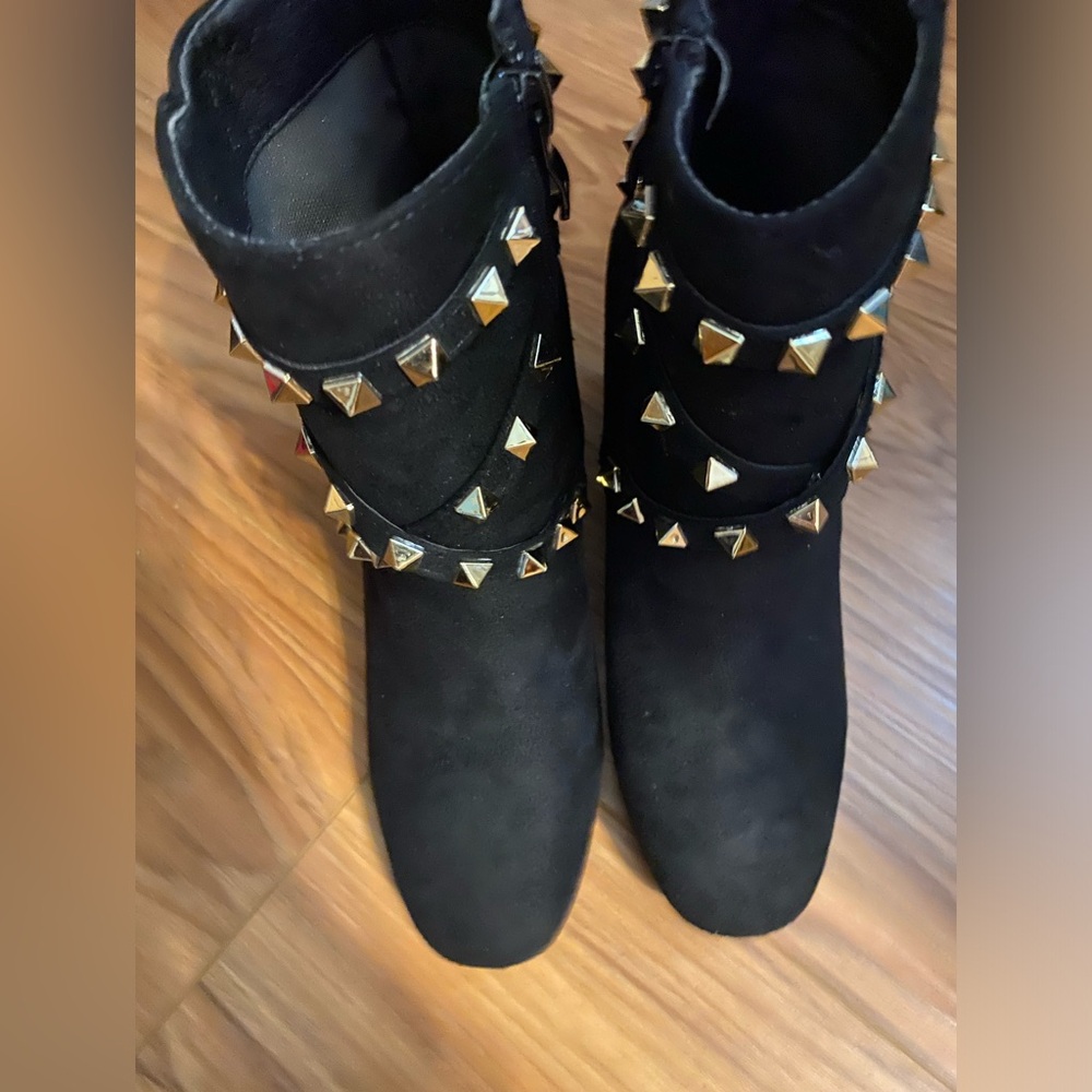 Bran new Suede  boots , never worn